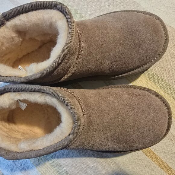 Bearpaw shorty retro platform shearling boots - 7 - Picture 5 of 6